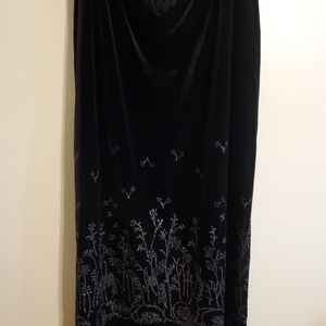 🌻Black Velvet Embellished Midi Skirt